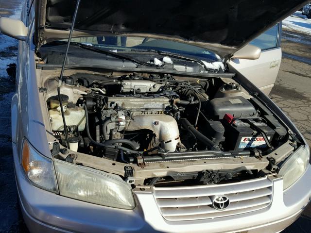 4T1BG22K0WU281860 - 1998 TOYOTA CAMRY CE BEIGE photo 7