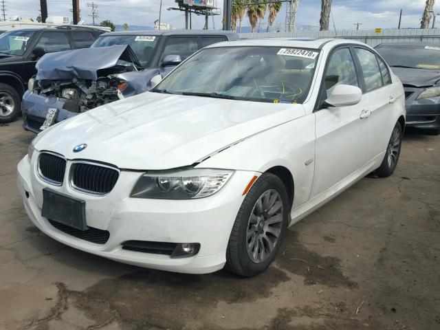 WBAPH57539NL79448 - 2009 BMW 328 I SULE WHITE photo 2