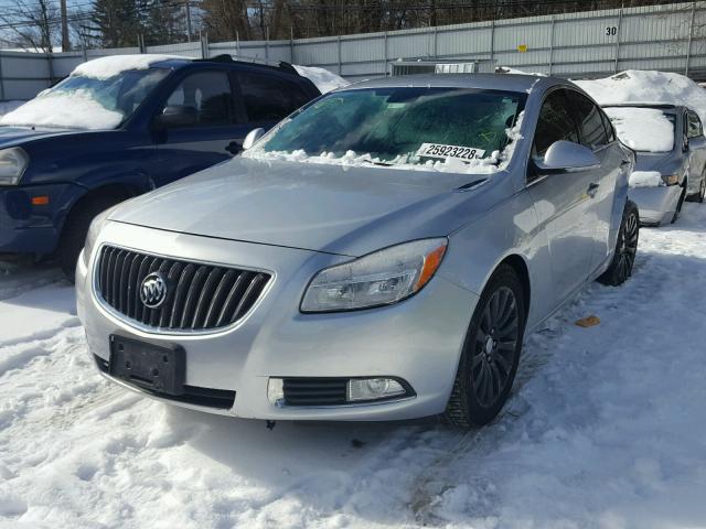 2G4GR5EK2C9157854 - 2012 BUICK REGAL SILVER photo 2