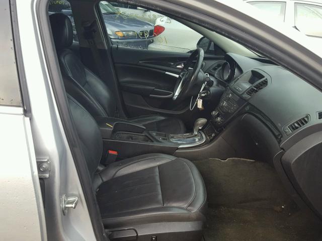 2G4GR5EK2C9157854 - 2012 BUICK REGAL SILVER photo 5