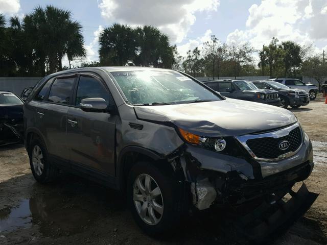 5XYKT3A17BG186366 - 2011 KIA SORENTO BA GRAY photo 1