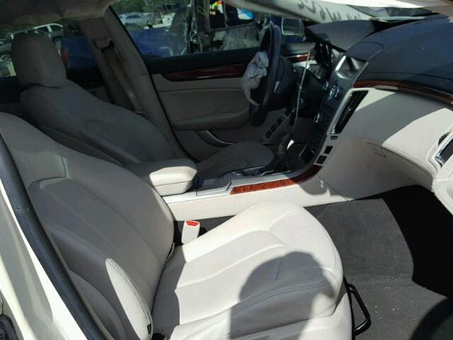 1G6DM577880123338 - 2008 CADILLAC CTS WHITE photo 5