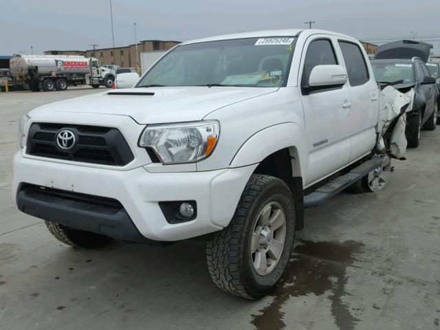 5TFLU4EN3DX065399 - 2013 TOYOTA TACOMA DOU WHITE photo 2