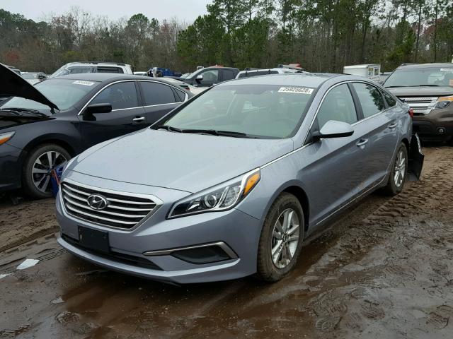 5NPE24AFXHH504824 - 2017 HYUNDAI SONATA SE GRAY photo 2