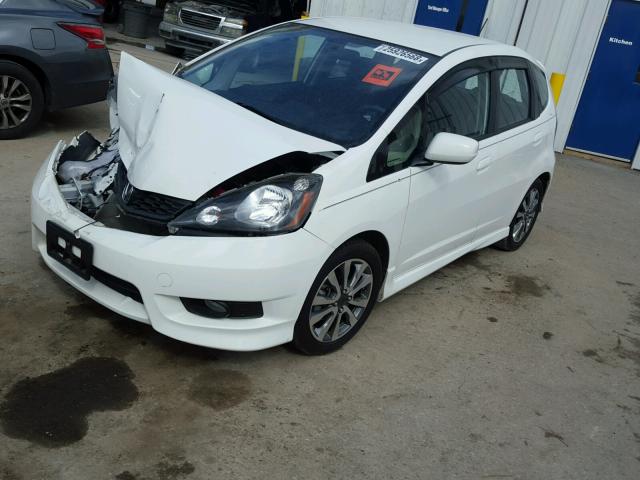 JHMGE8H53CC015897 - 2012 HONDA FIT SPORT WHITE photo 2