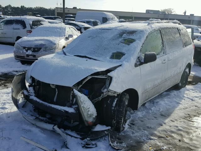 5TDZA23C46S418850 - 2006 TOYOTA SIENNA CE WHITE photo 2