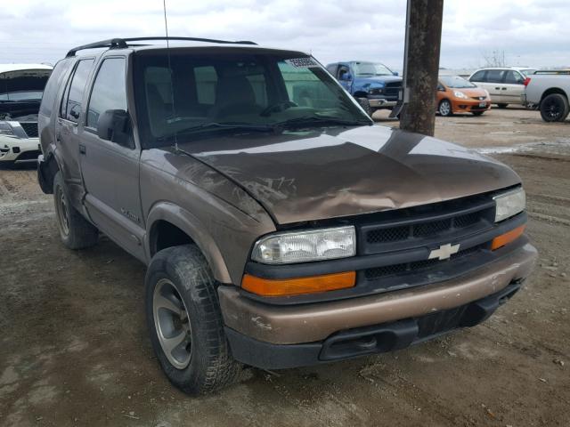 1GNDT13W52K216410 - 2002 CHEVROLET BLAZER BROWN photo 1