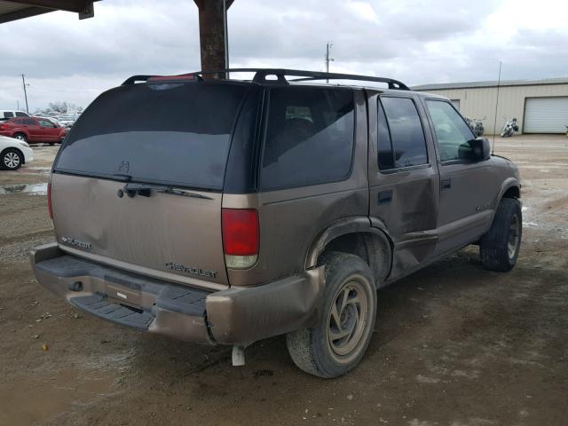 1GNDT13W52K216410 - 2002 CHEVROLET BLAZER BROWN photo 4