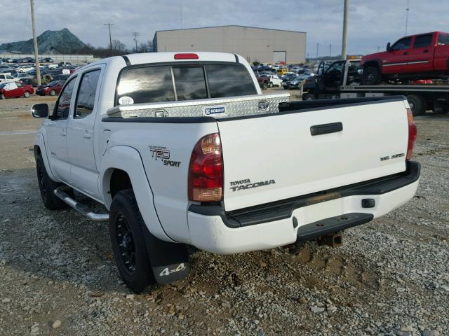 5TELU42N07Z377973 - 2007 TOYOTA TACOMA DOU WHITE photo 3