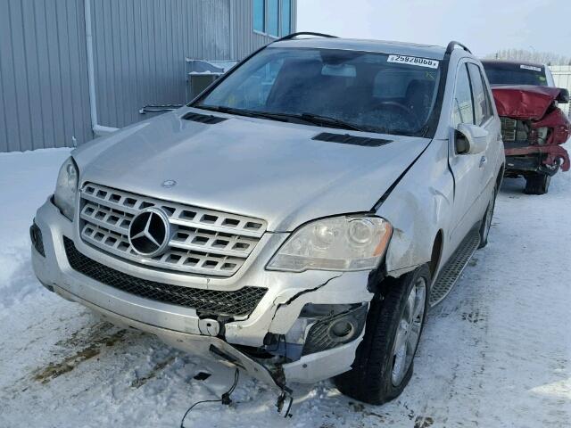 4JGBB8GB0AA562089 - 2010 MERCEDES-BENZ ML 350 4MA SILVER photo 2