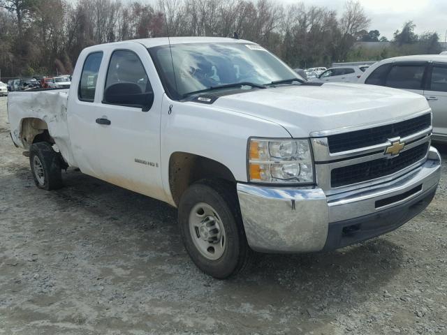 1GCHC49K39E121613 - 2009 CHEVROLET SILVERADO WHITE photo 1