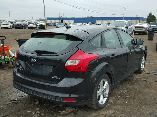 1FADP3K20EL167872 - 2014 FORD FOCUS SE BLACK photo 4