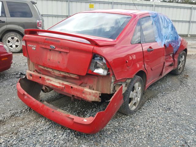 1FAFP34N27W214627 - 2007 FORD FOCUS ZX4 RED photo 4