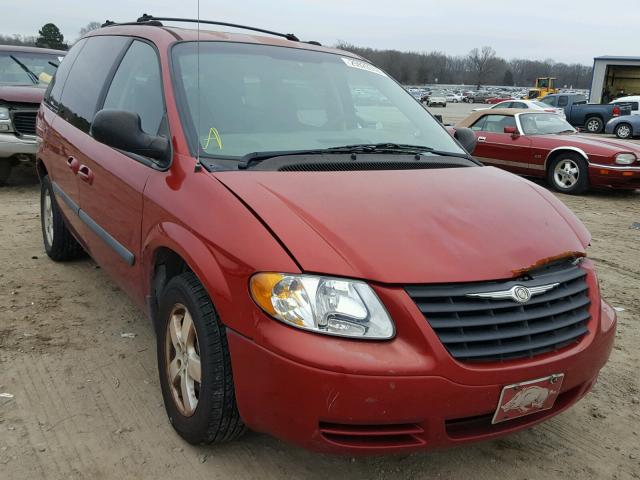 1C4GP45R85B370651 - 2005 CHRYSLER TOWN & COU RED photo 1