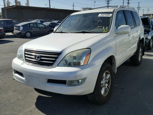 JTJBT20X240068277 - 2004 LEXUS GX 470 WHITE photo 2