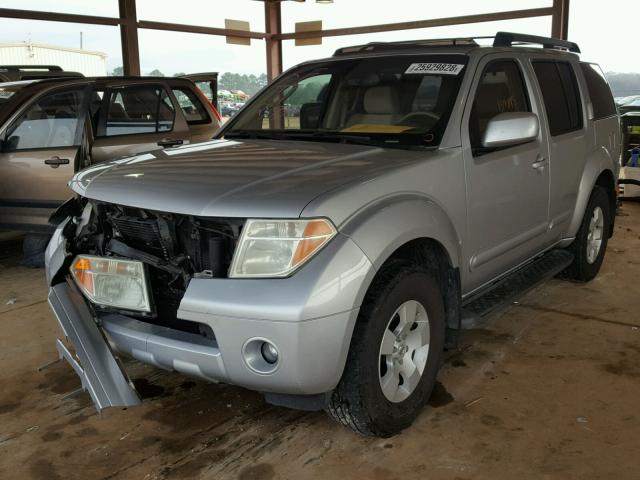 5N1AR18U76C659493 - 2006 NISSAN PATHFINDER SILVER photo 2