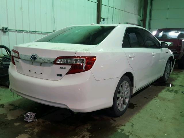 4T1BD1FK4DU073796 - 2013 TOYOTA CAMRY HYBR WHITE photo 4