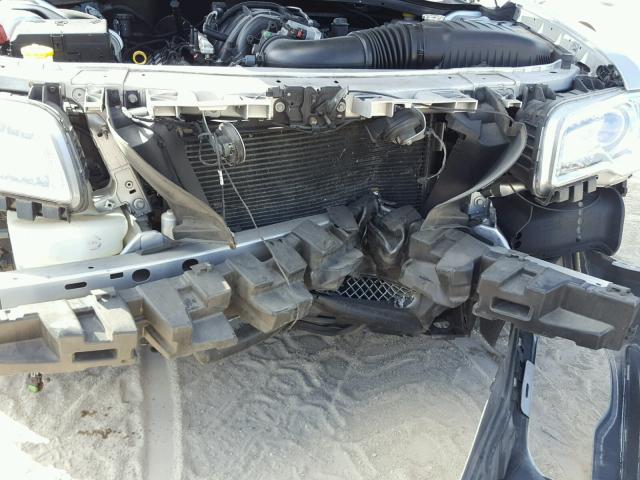 2C3CCAET2CH308367 - 2012 CHRYSLER 300C SILVER photo 9