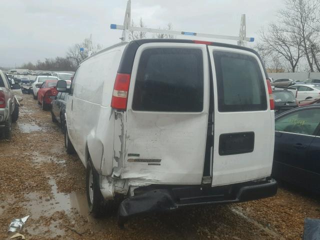 1GCWGFBA7B1179424 - 2011 CHEVROLET EXPRESS G2 WHITE photo 9