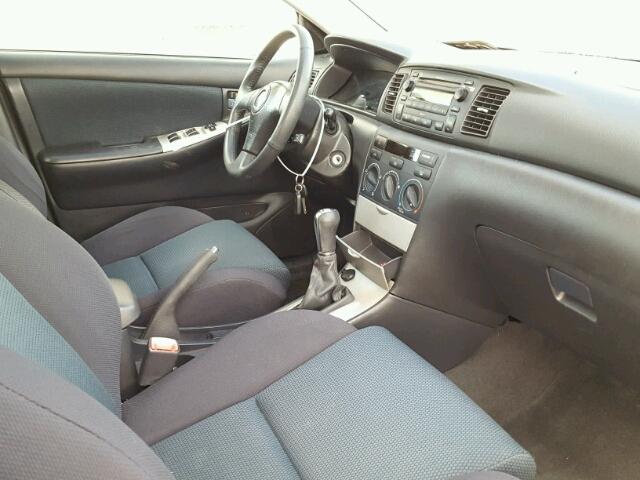 2T1BY30E85C475181 - 2005 TOYOTA COROLLA XR 银色 照片 5