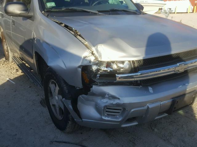 1GNDT13S142286258 - 2004 CHEVROLET TRAILBLAZE SILVER photo 9