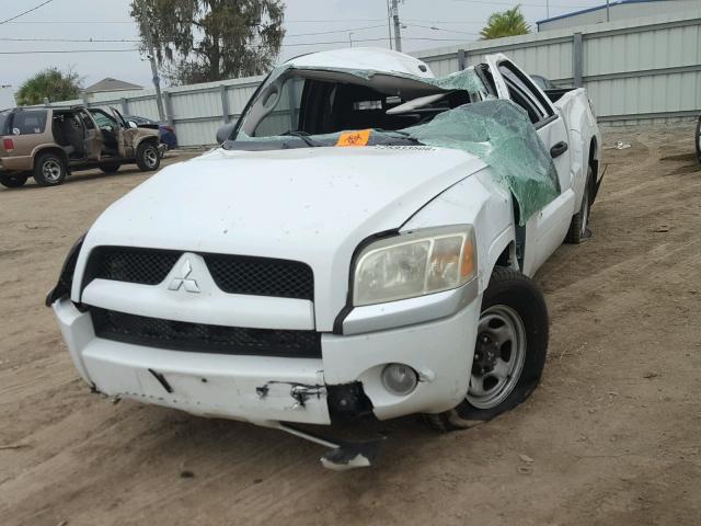 1Z7HC22K07S162850 - 2007 MITSUBISHI RAIDER LS WHITE photo 2