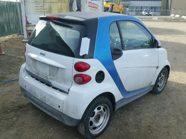 WMEEJ3BA5DK643658 - 2013 SMART FORTWO PUR WHITE photo 4