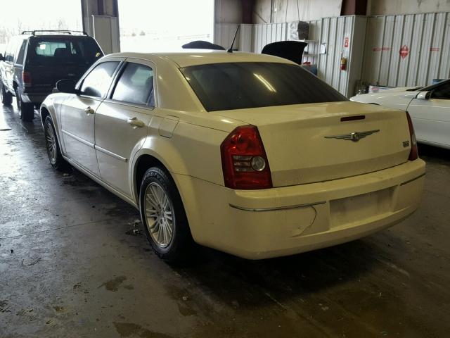 2C3KA53G28H207870 - 2008 CHRYSLER 300 TOURIN WHITE photo 3