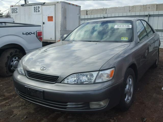 JT8BF28G8X5051746 - 1999 LEXUS ES 300 GRAY photo 2