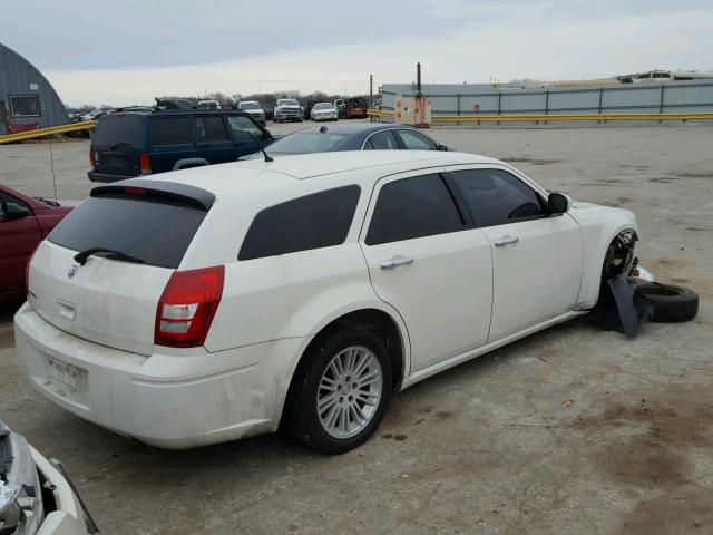 2D4FV47T38H221489 - 2008 DODGE MAGNUM WHITE photo 4