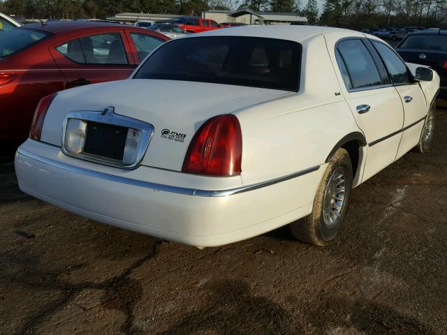 1LNHM85W31Y691462 - 2001 LINCOLN TOWN CAR C WHITE photo 4