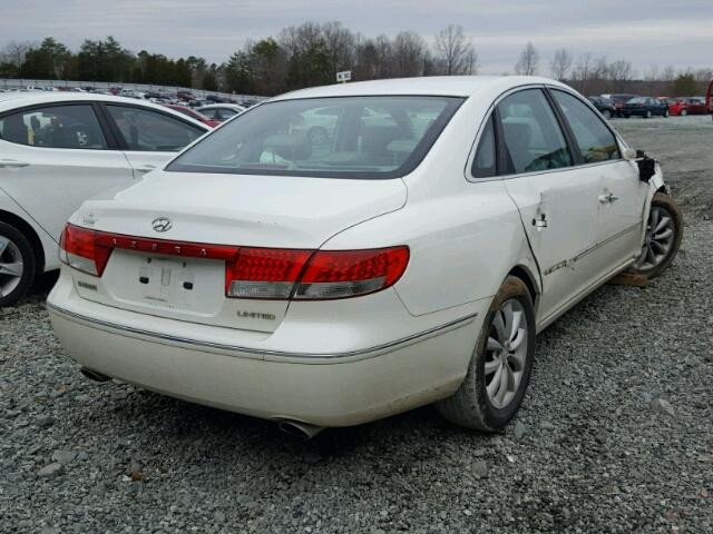 KMHFC46F26A038672 - 2006 HYUNDAI AZERA SE WHITE photo 4