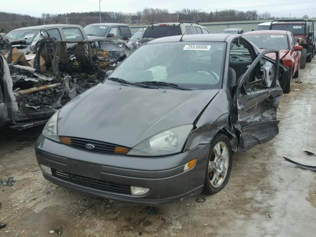 1FAFP38ZX3W276977 - 2003 FORD FOCUS ZTS GRAY photo 2