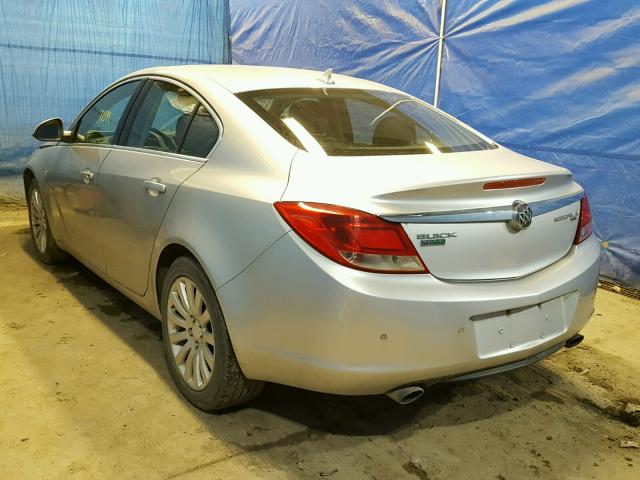 W04GW5EV9B1055164 - 2011 BUICK REGAL CXL SILVER photo 3