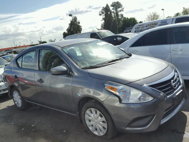 3N1CN7AP2HL808113 - 2017 NISSAN VERSA S GRAY photo 1