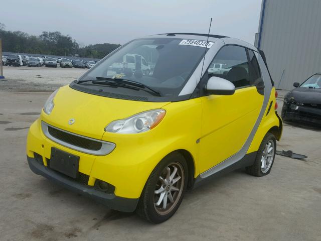 WMEEK31XX8K133069 - 2008 SMART FORTWO PAS YELLOW photo 2