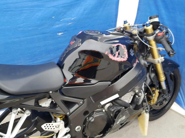 JS1GN7CA152110090 - 2005 SUZUKI GSX-R600 K BLACK photo 5