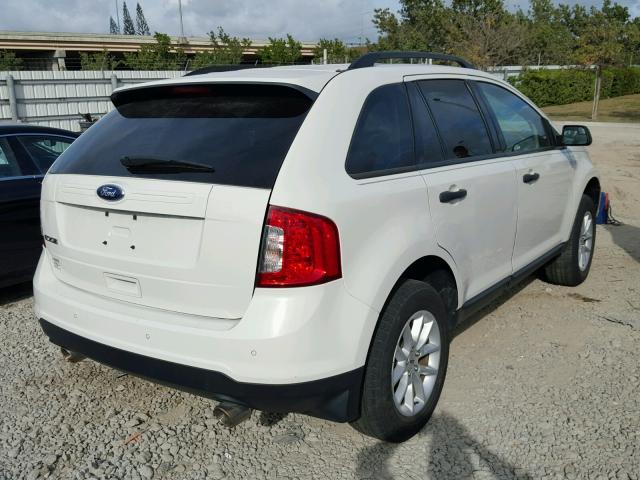 2FMDK3GC9DBB77854 - 2013 FORD EDGE SE WHITE photo 4