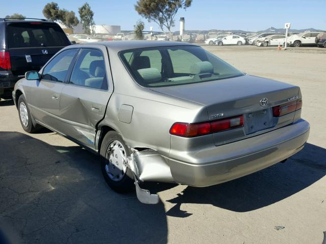 JT2BG22K7W0231932 - 1998 TOYOTA CAMRY CE BROWN photo 3