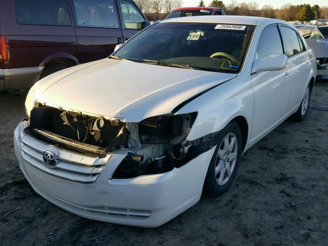 4T1BK36B15U040550 - 2005 TOYOTA AVALON XL WHITE photo 2