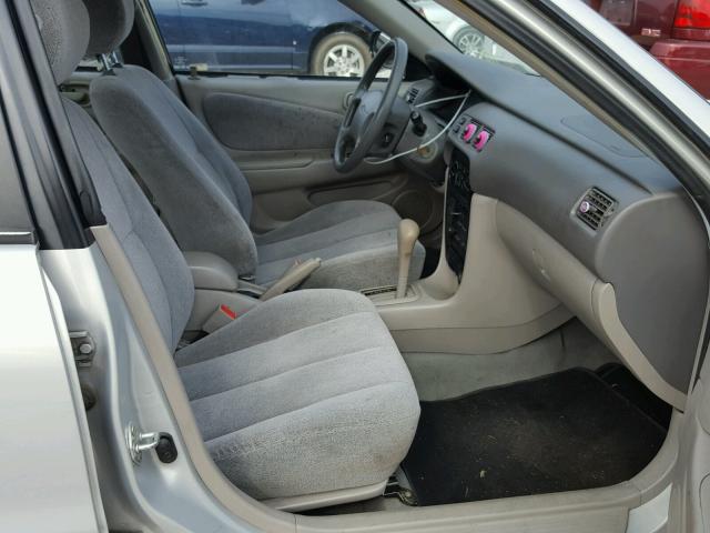 1Y1SK52812Z403014 - 2002 CHEVROLET GEO PRIZM 银色 照片 5