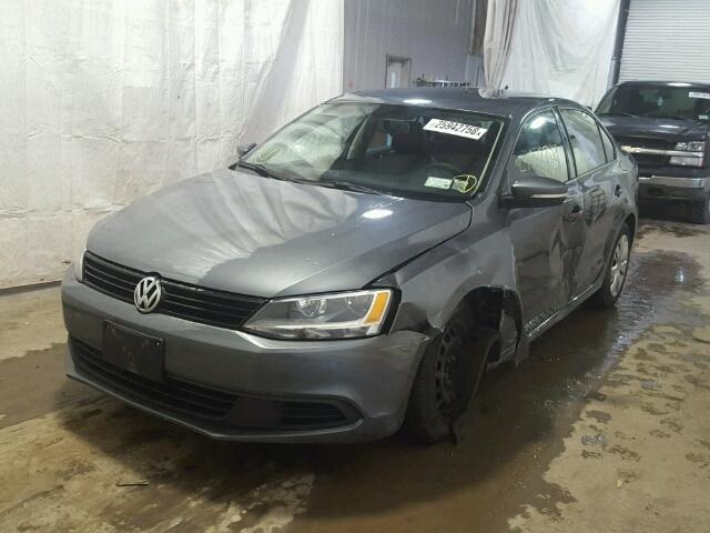 3VWD17AJ5EM228012 - 2014 VOLKSWAGEN JETTA SE GRAY photo 2