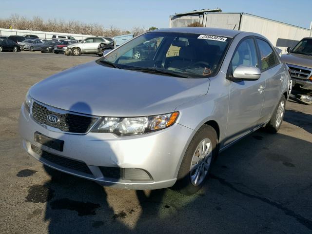 KNAFU4A20D5654802 - 2013 KIA FORTE EX SILVER photo 2