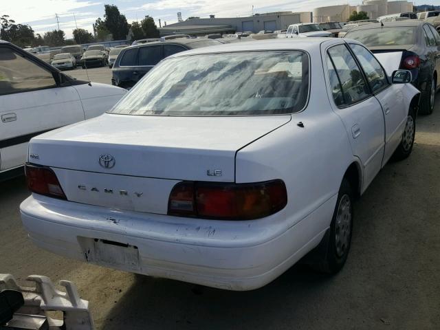 4T1SK12E8SU867705 - 1995 TOYOTA CAMRY LE WHITE photo 4