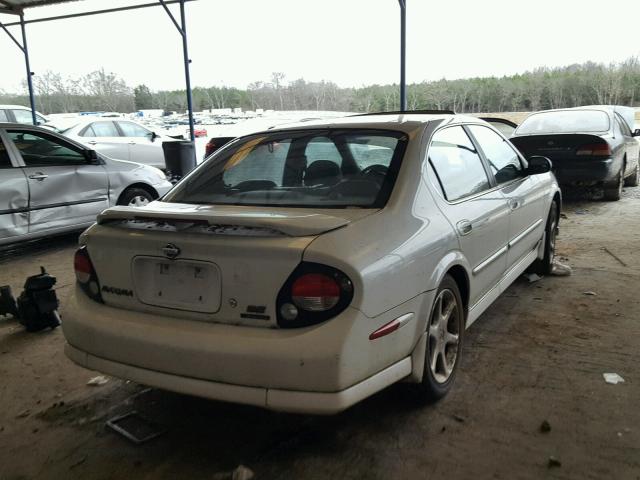 JN1CA31D41T807430 - 2001 NISSAN MAXIMA GXE WHITE photo 4