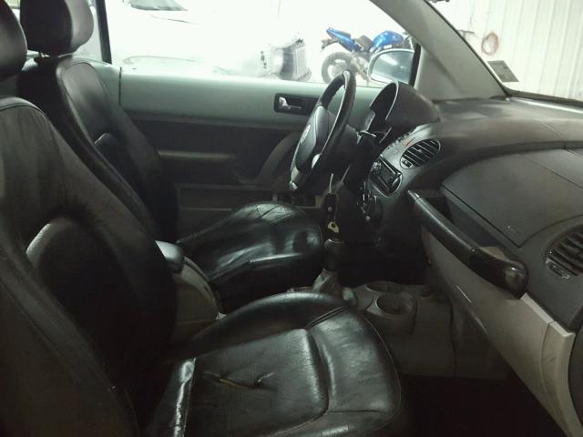 3VWCD31Y95M313217 - 2005 VOLKSWAGEN NEW BEETLE 蓝色 照片 5