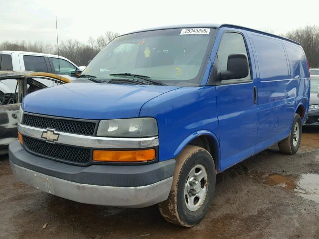 1GCFH15TX61137977 - 2006 CHEVROLET EXPRESS G1 BLUE photo 2