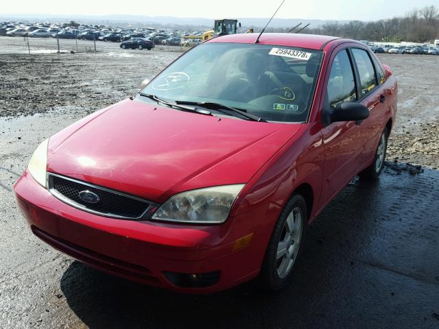 1FAHP34N47W167433 - 2007 FORD FOCUS ZX4 RED photo 2