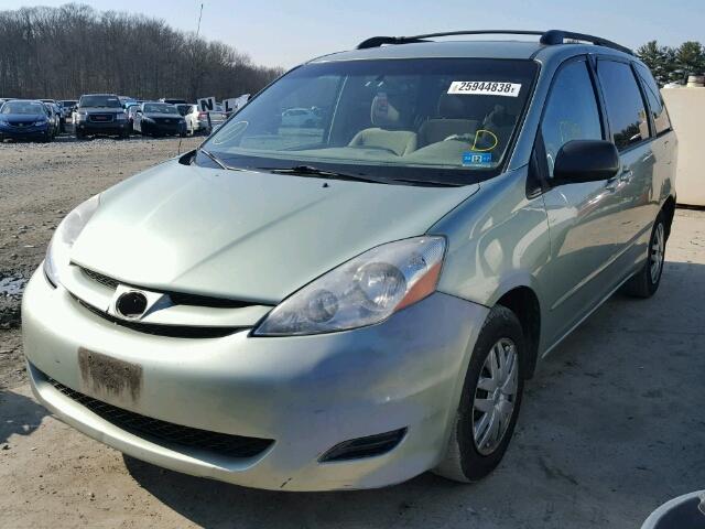 5TDZK23C18S112205 - 2008 TOYOTA SIENNA CE GREEN photo 2