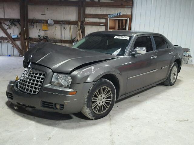 2C3CA5CV8AH225508 - 2010 CHRYSLER 300 TOURIN CHARCOAL photo 2